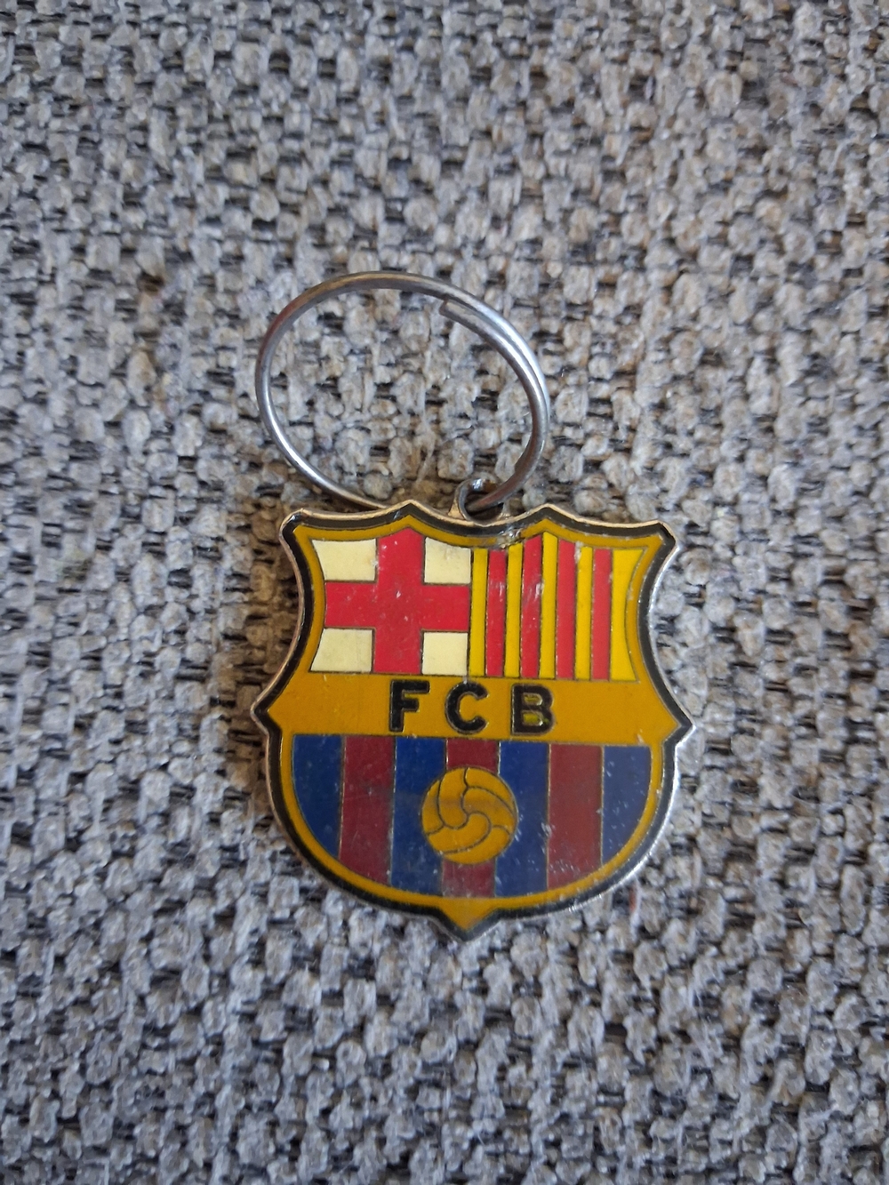 Vintage Yellow Red Blue Shield Crest Of Barcelona Keychain - Home Games
